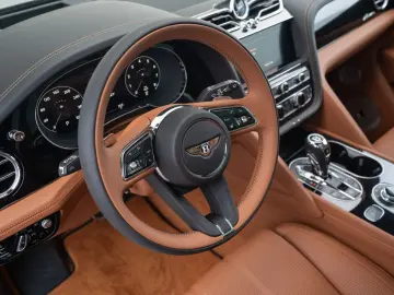 Bentayga Azure V8