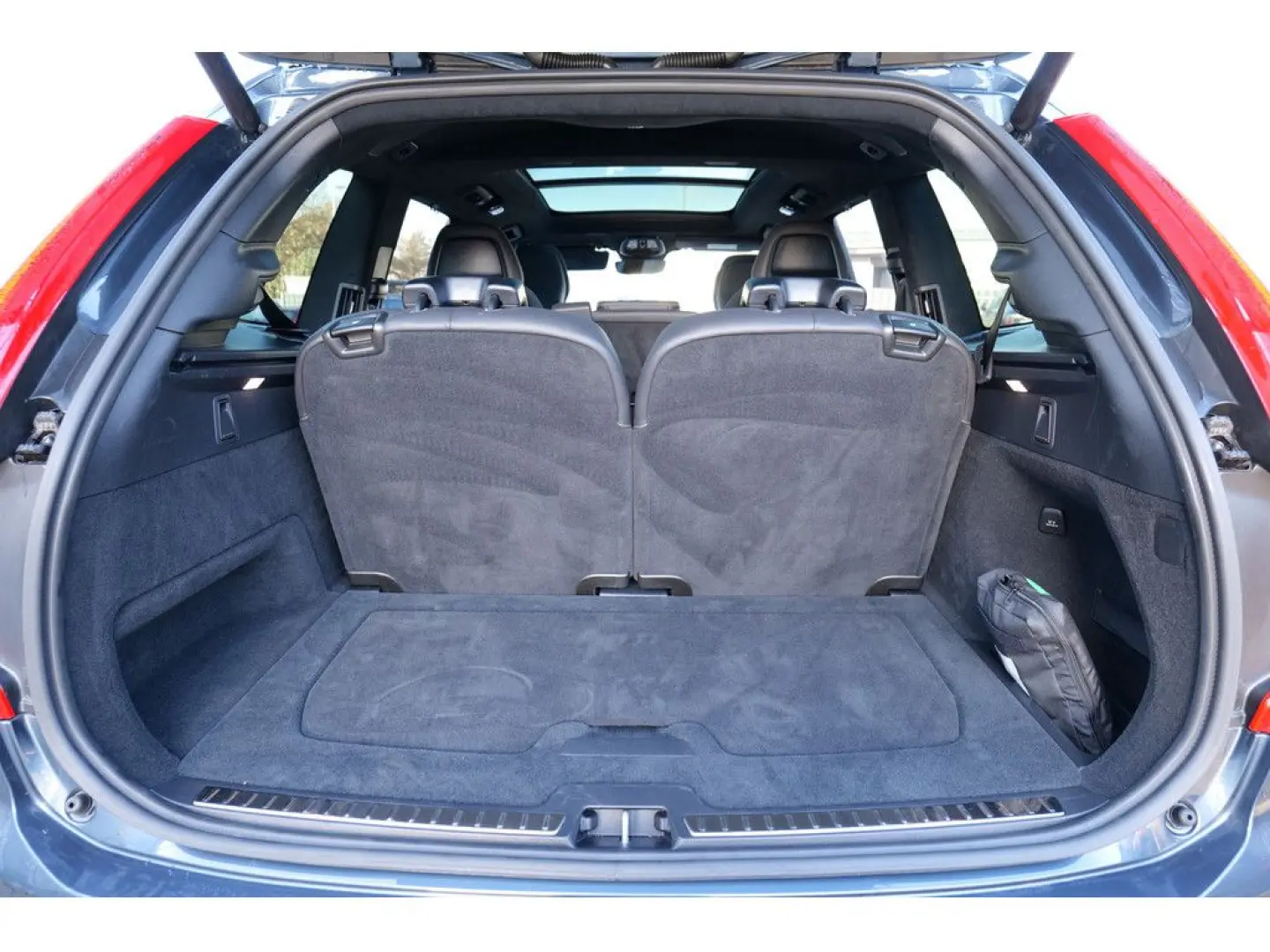 XC90 T8 Ultimate Bright Recharge Plug-In Hybrid 