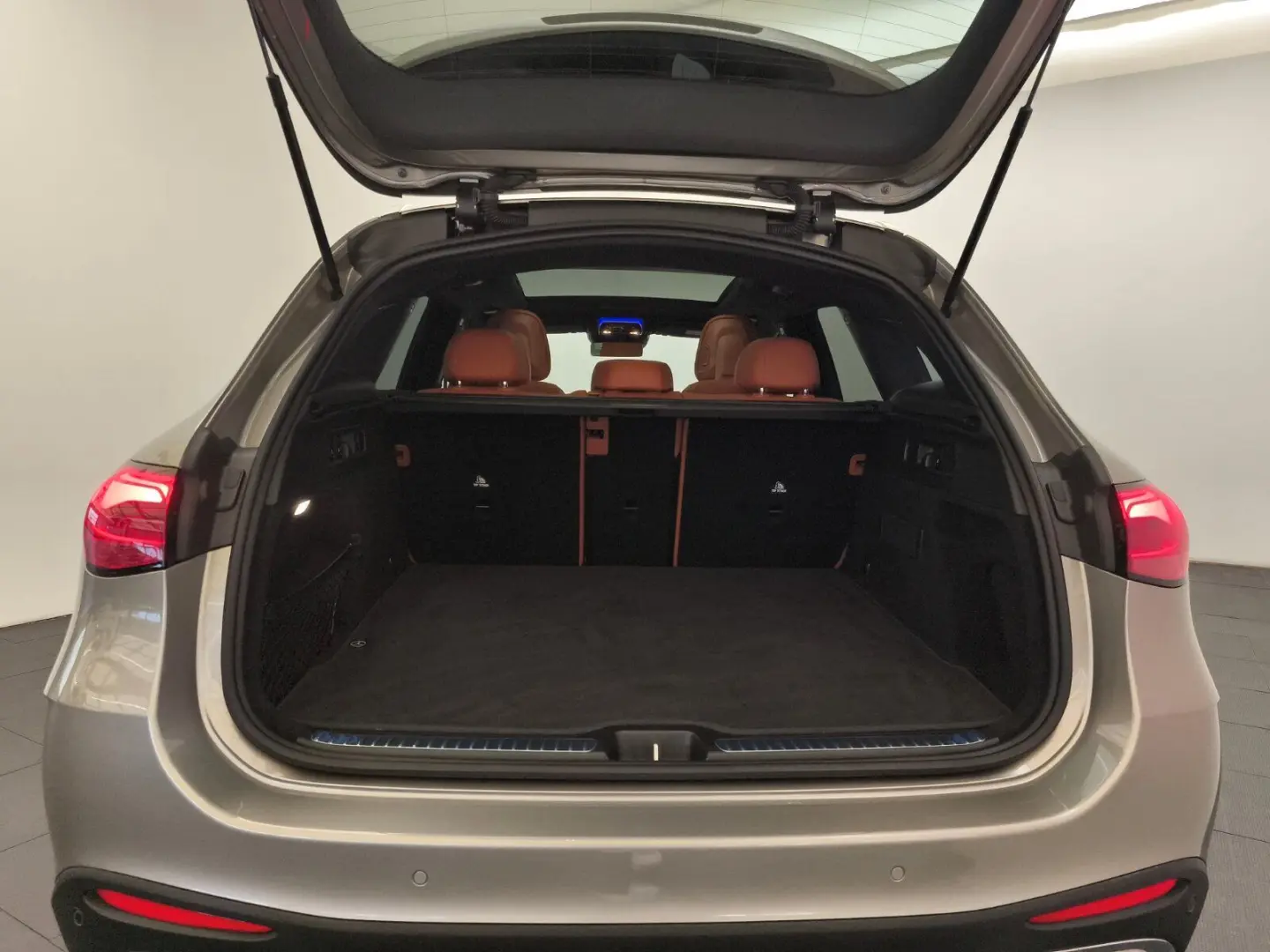 GLC 300 4M AMG Premium Plus Airmatic Pano Burmes