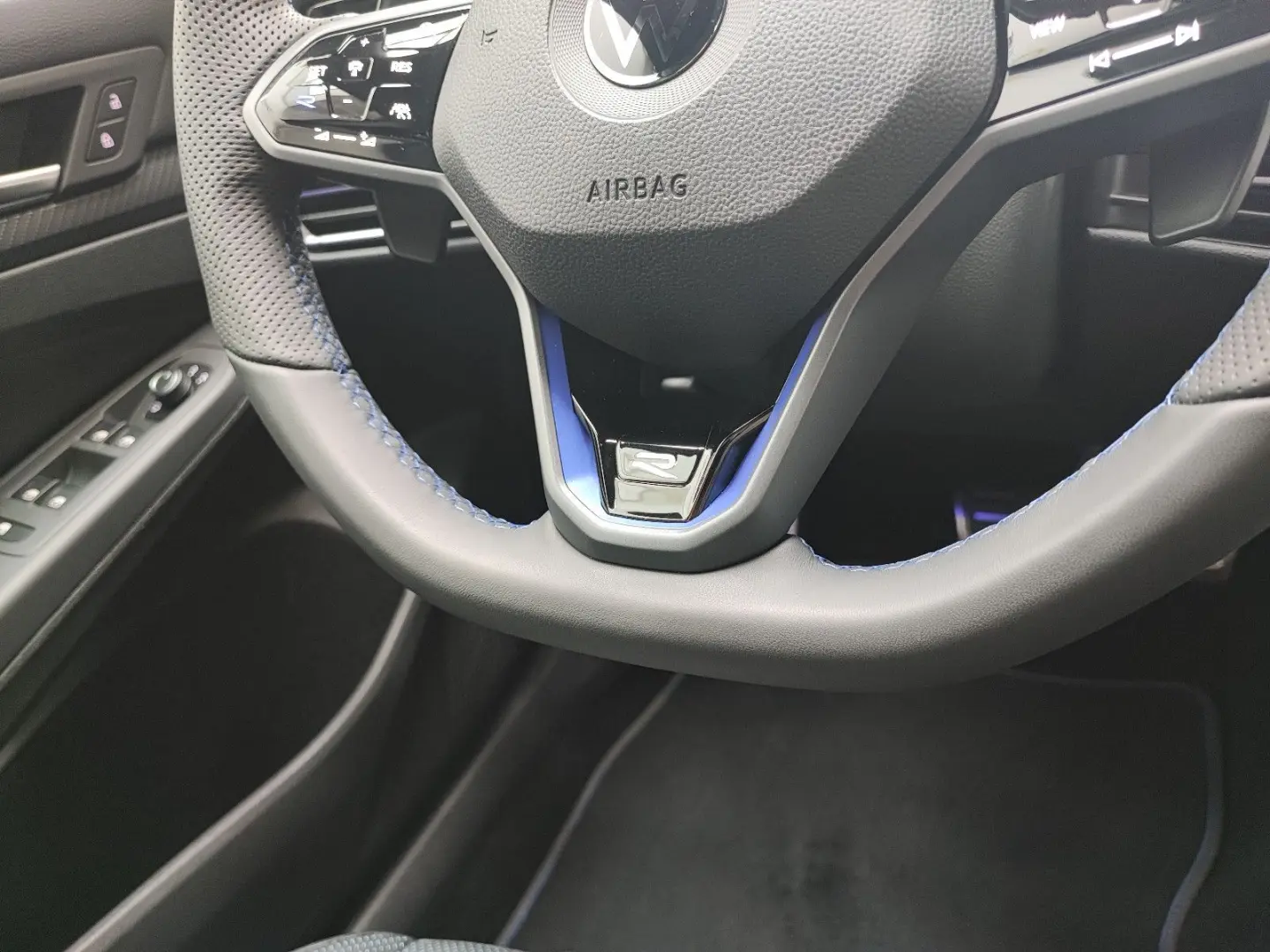 Golf VIII Limo R 4Motion Harman/Kardon Akrapovic