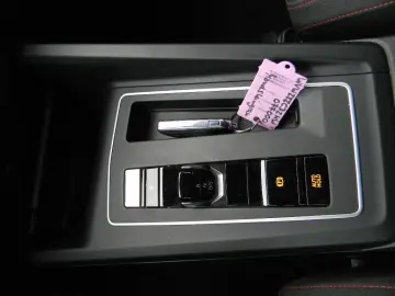 Golf VIII Lim. GTI 2,0 TSI 7 GANG DSG PANO,IQ DC