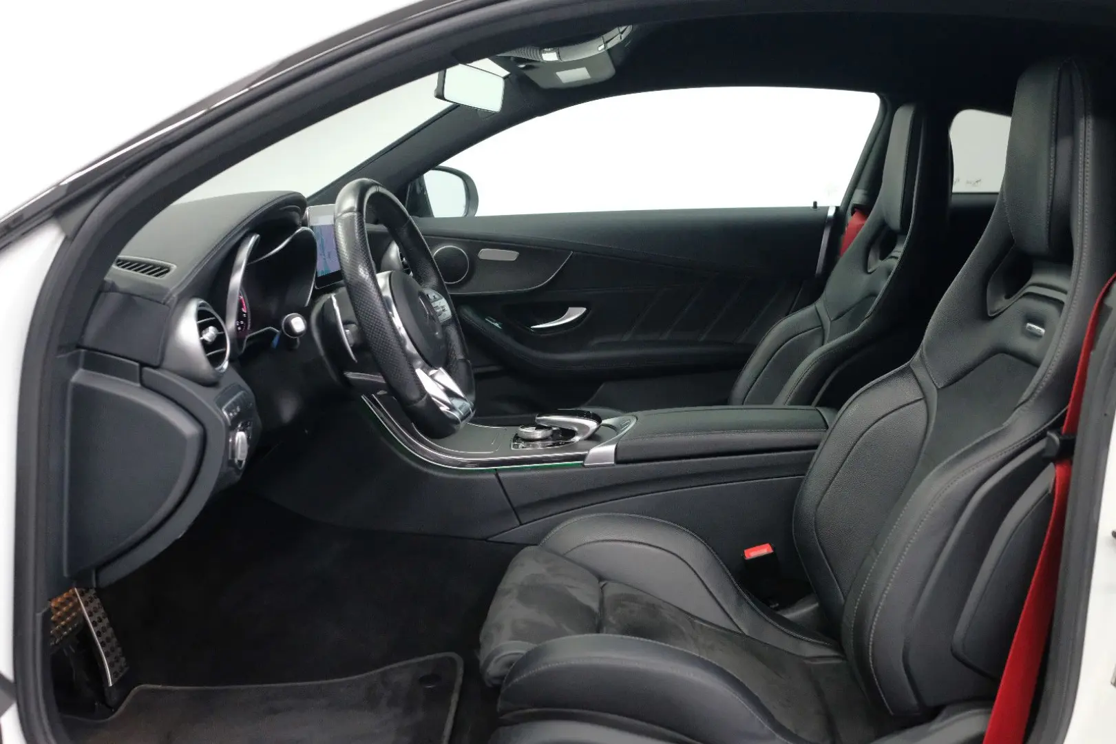 C63 AMG/1.HAND/DRIVERS PACK/PERF.SITZE/SPO.ABGAS