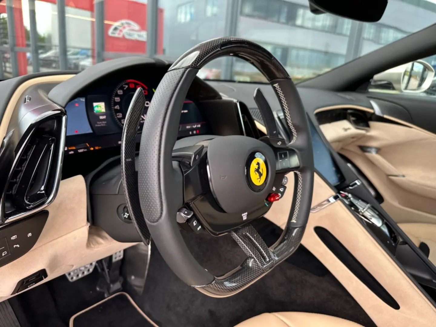 Roma 3.9 T V8 full carbon  JBL Alcantara