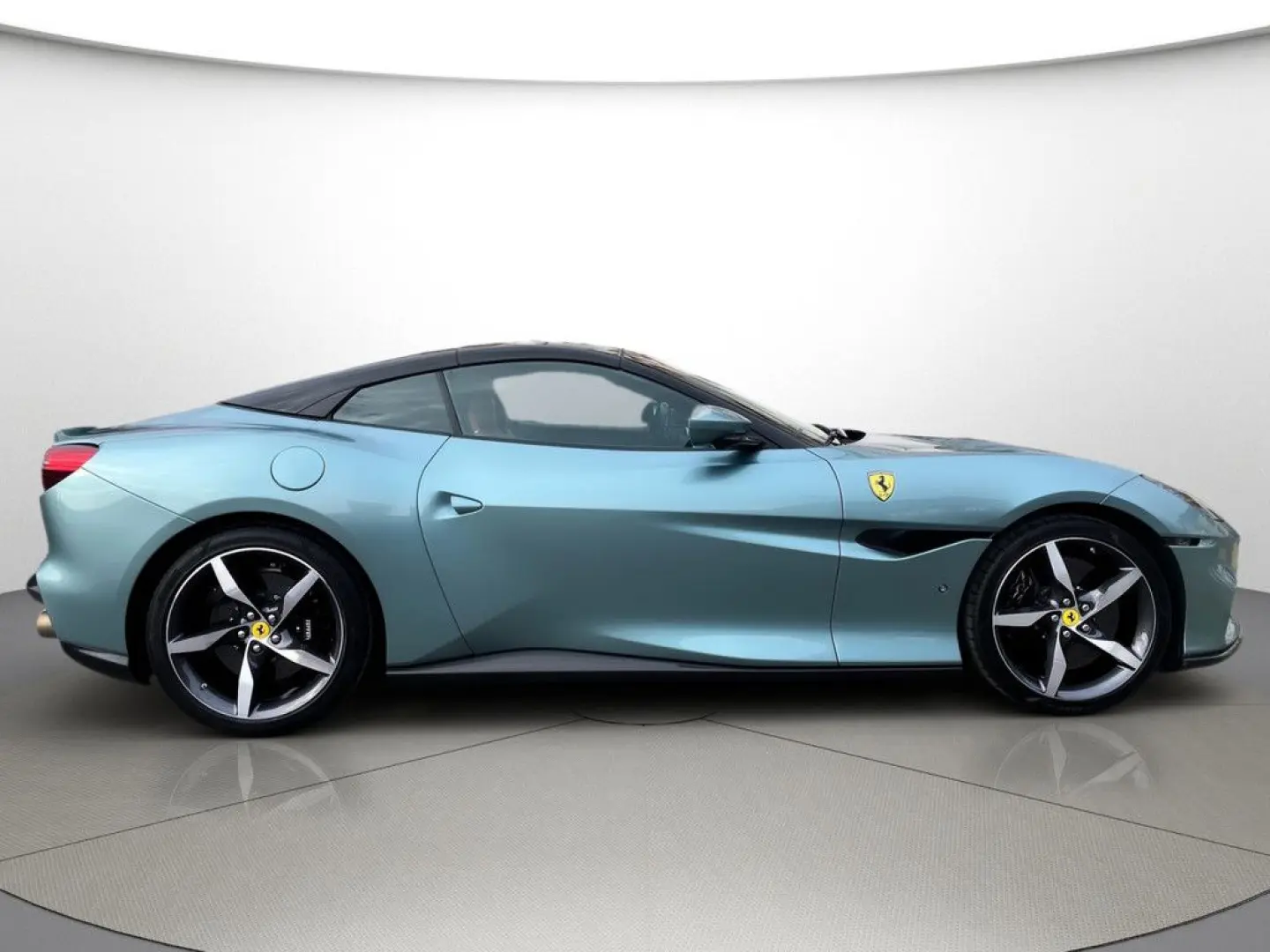 Portofino M *Celeste Met // Full Carbon* 360°