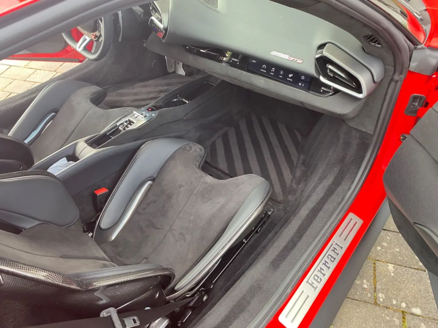 Ferrari 296 GTB 1.Hand Karbon Sitze Kamera