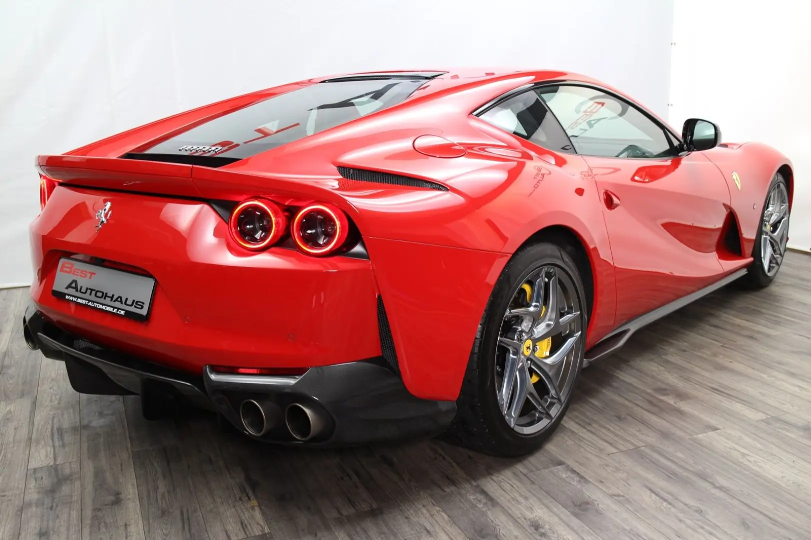 812 6.5 V12 Superfast DCT F1 Lift Carbon