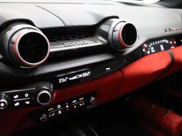 812 6.5 V12 Superfast DCT F1 Lift Carbon