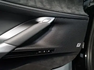 SF90 + CARBON + LIFT + JBL + CARPLAY