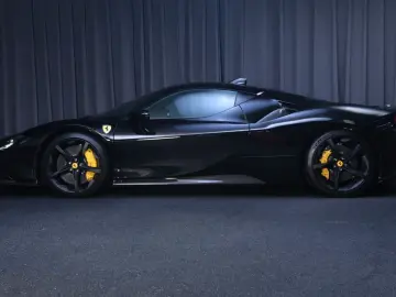 SF90 *FERRARI DENMARK*