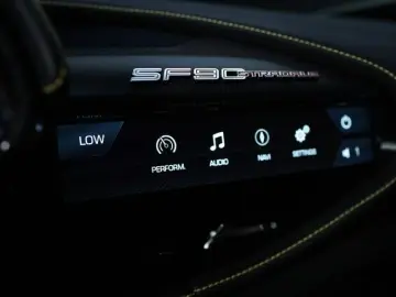 SF90 *FERRARI DENMARK*