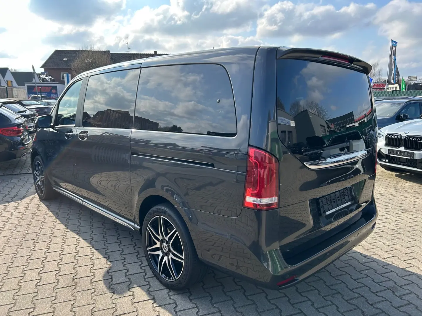 V 300d 4M Lang AMG -Pano-BelüSitz-Tisch-360K-19Z