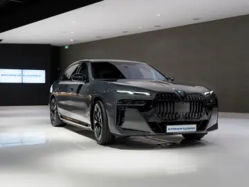 BMNW i7 eDrive50