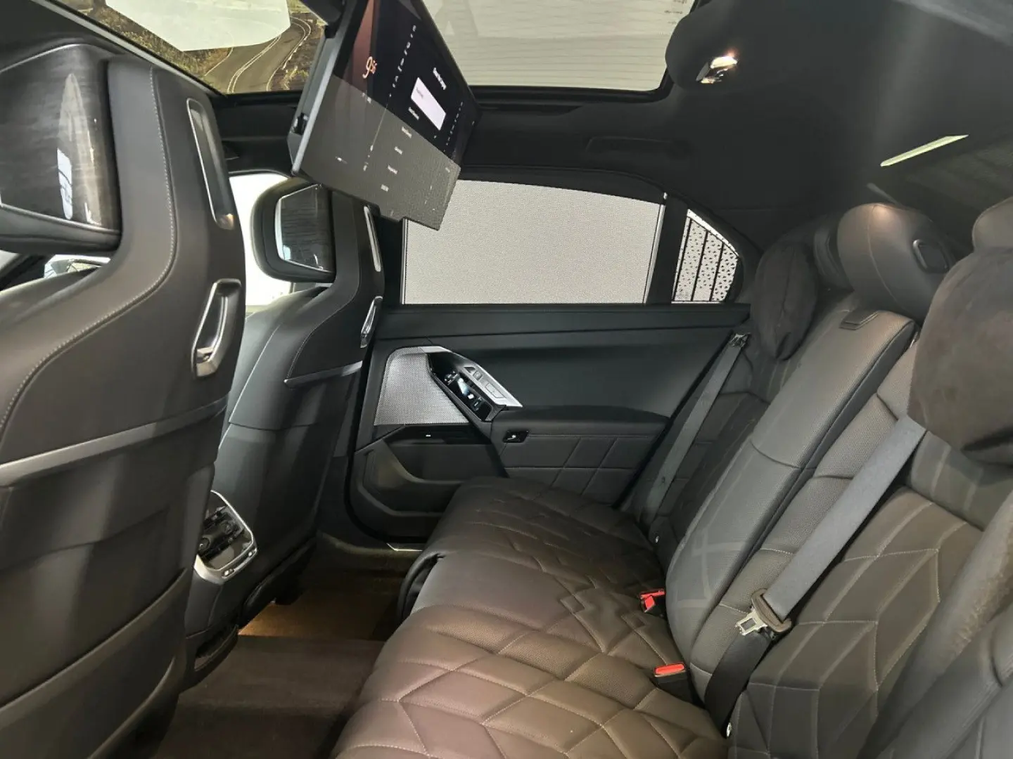 i7 xDrv60 M Sport SkyLo Executive DAProf PAProf