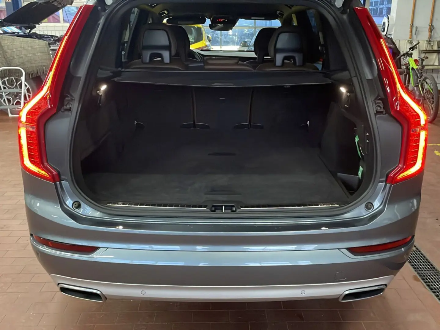 XC 90 Momentum Pro AWD Bluetooth Navi LED Klima