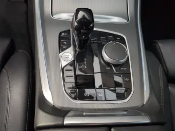 X5 xDrive45e M-PAKET AHK HEAD-UP