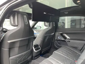 750e xDrive UPE 180.940,- € #exclusive