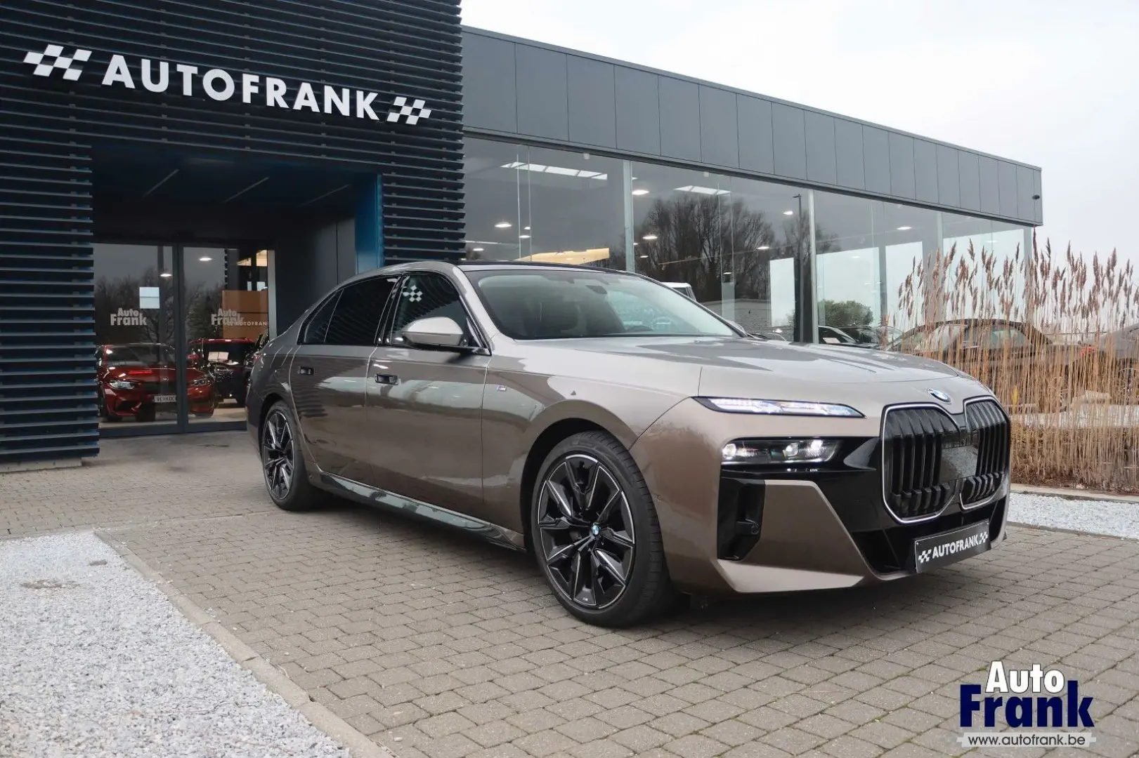 740D 4X4 / M-SPORT / 2-TONE / TV / LOUNGE / B&W