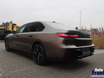 740D 4X4 / M-SPORT / 2-TONE / TV / LOUNGE / B&W
