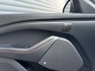Mustang Mach-E AWD 350PS/360K/LED/LenkH/B&O/ACC