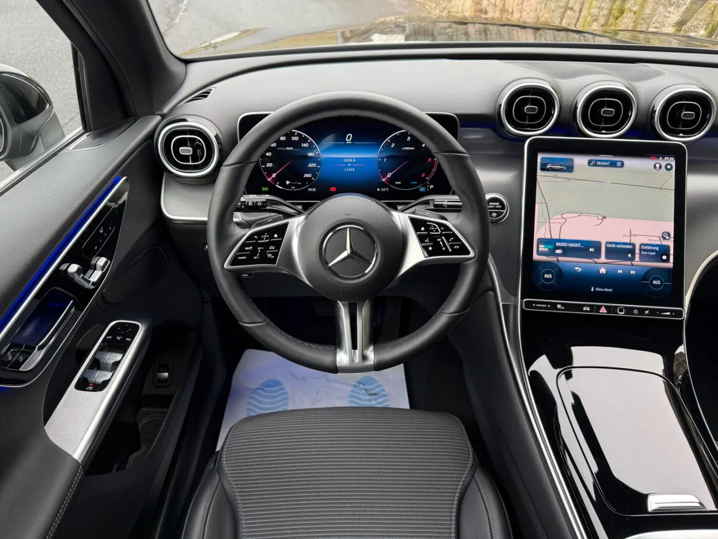 GLC 220 d 4M AVANTGARDE-PLUS+DIGITAL-LGHT+AHK+36