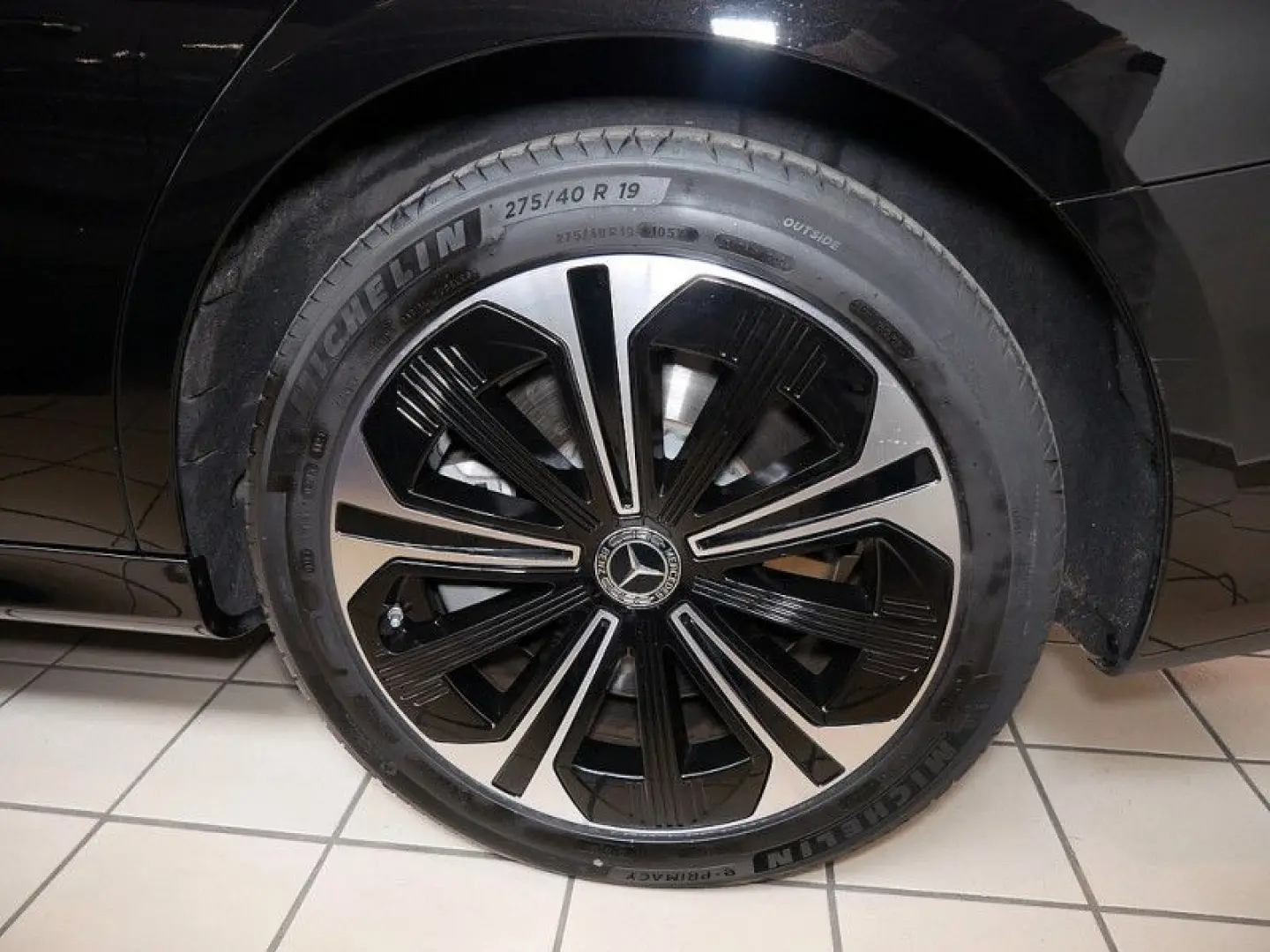E 300 e 4M , AVANTGARDE SPUR DISTR AIRMATIC 360