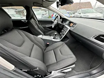 Volvo V60 D2 Momentum