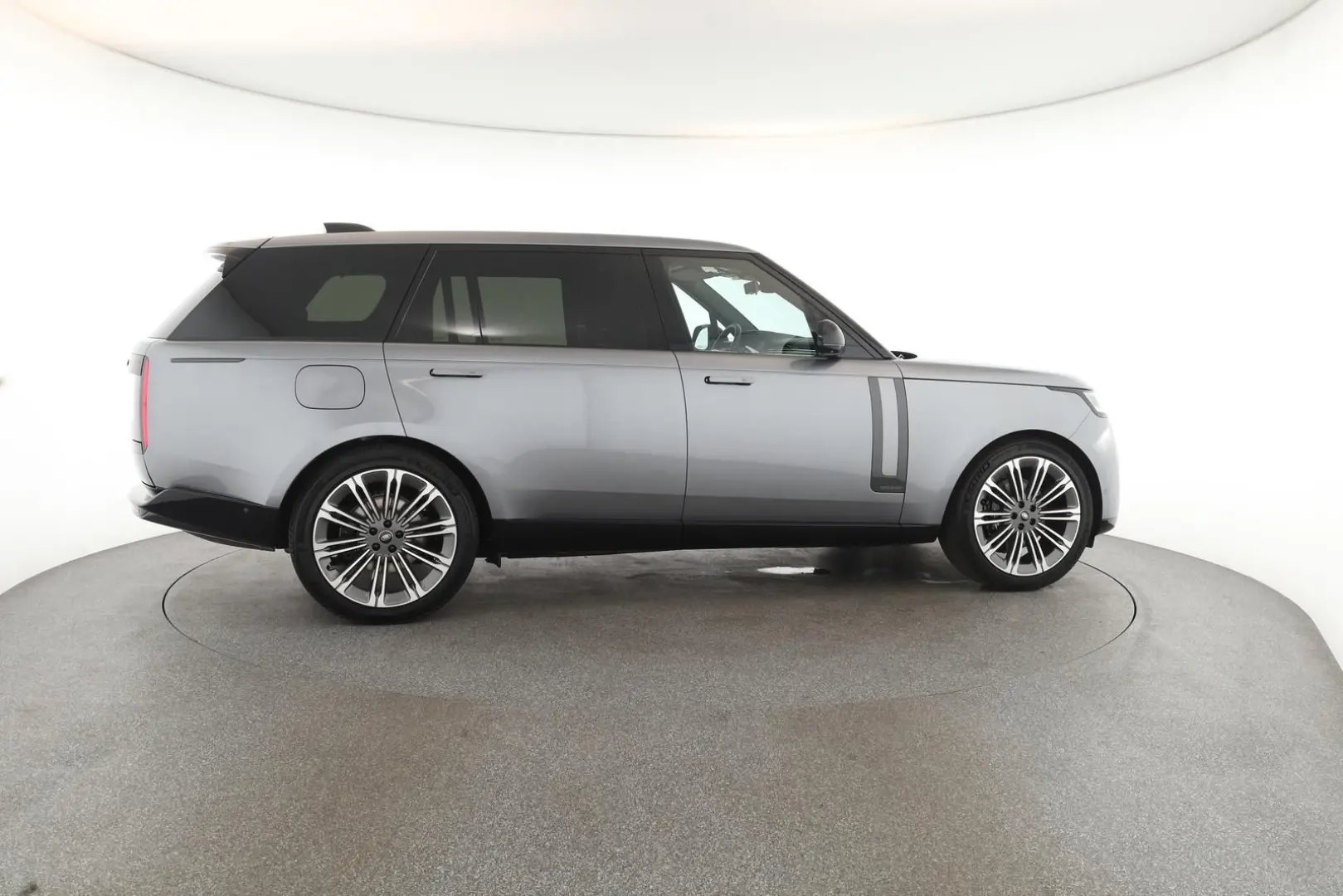 Range Rover D350 Autobiography LWB 7 Pano AHK 23
