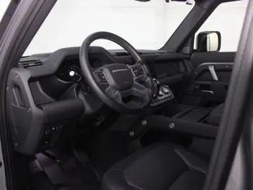 Defender 110 Hybrid X-Dynamic SE AHK Pano DAB