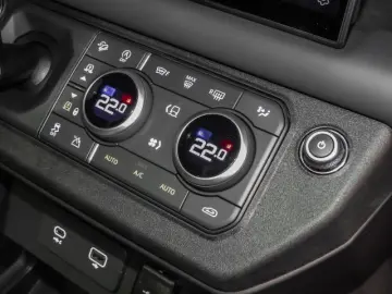 Defender 130 V8 P500 OUTBOUND HUD Luftfederung A