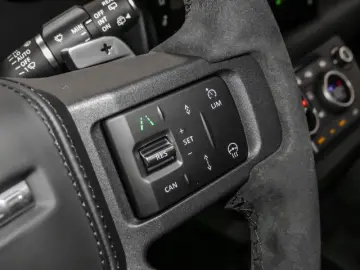 Defender 130 V8 P500 OUTBOUND HUD Luftfederung A