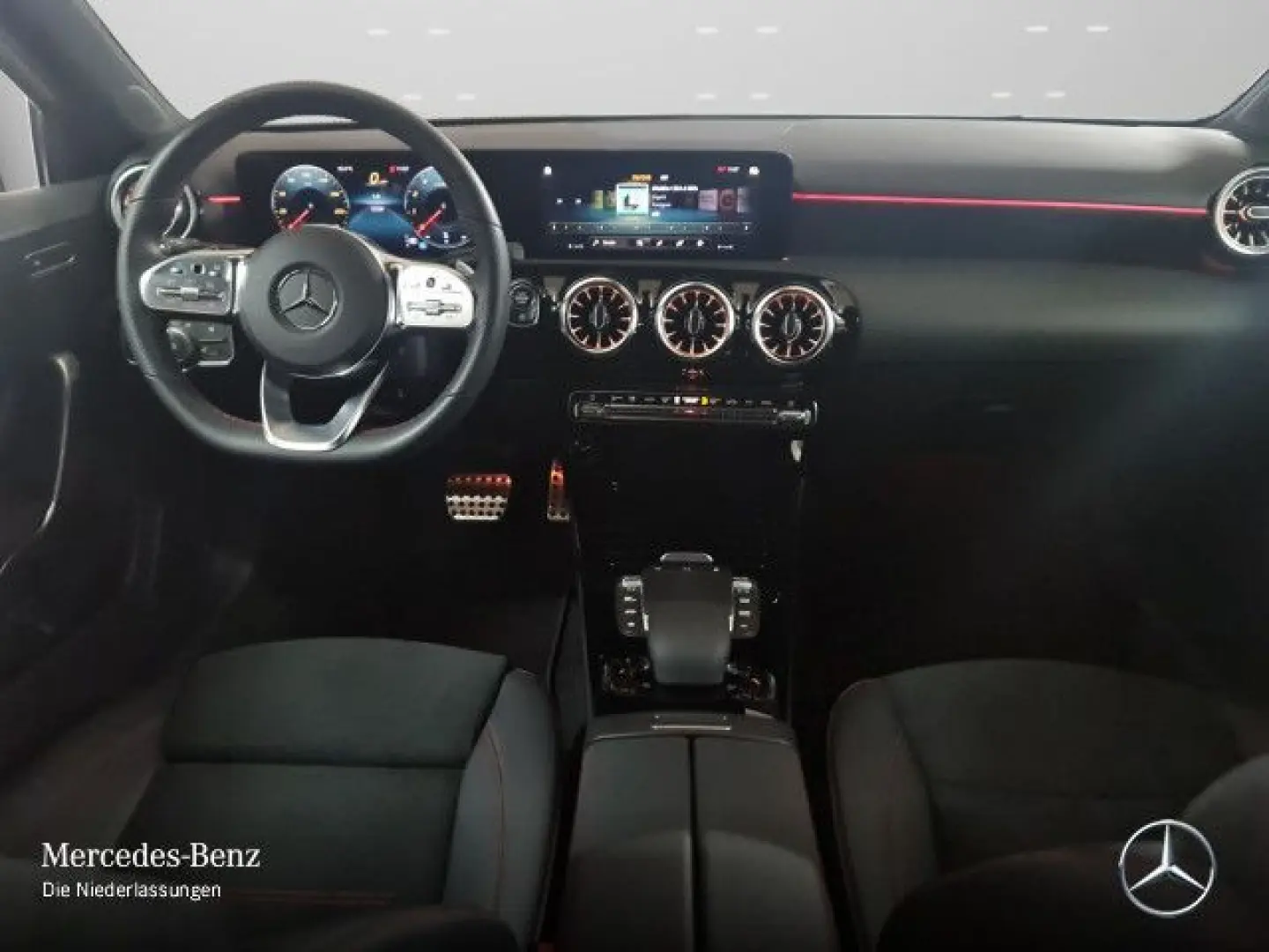 A 200 AMG Night/Pano/MBUX/LED/Volldigi/VZ-Ass/
