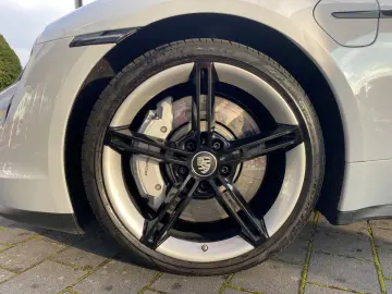 Taycan 4S |Performancebatt. + | Mission E-Rad