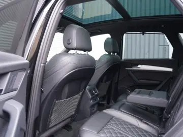 Q5 40 TDI quattro S line PANO NAPPA HEADUP AHK
