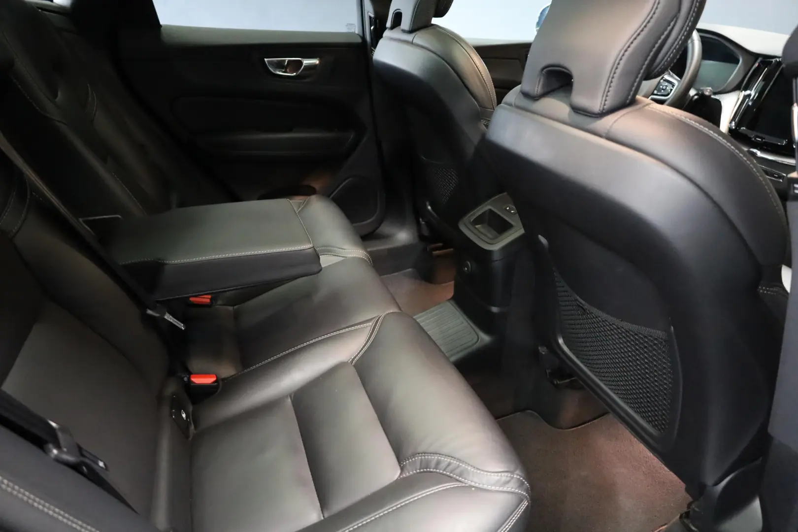 Volvo XC 60 Recharge T6 Twin Engine AWD R-Design