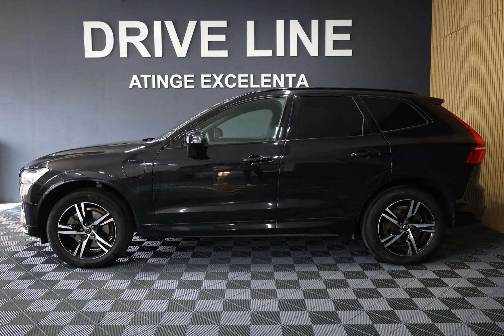Volvo XC 60 Recharge T6 Twin Engine AWD R-Design