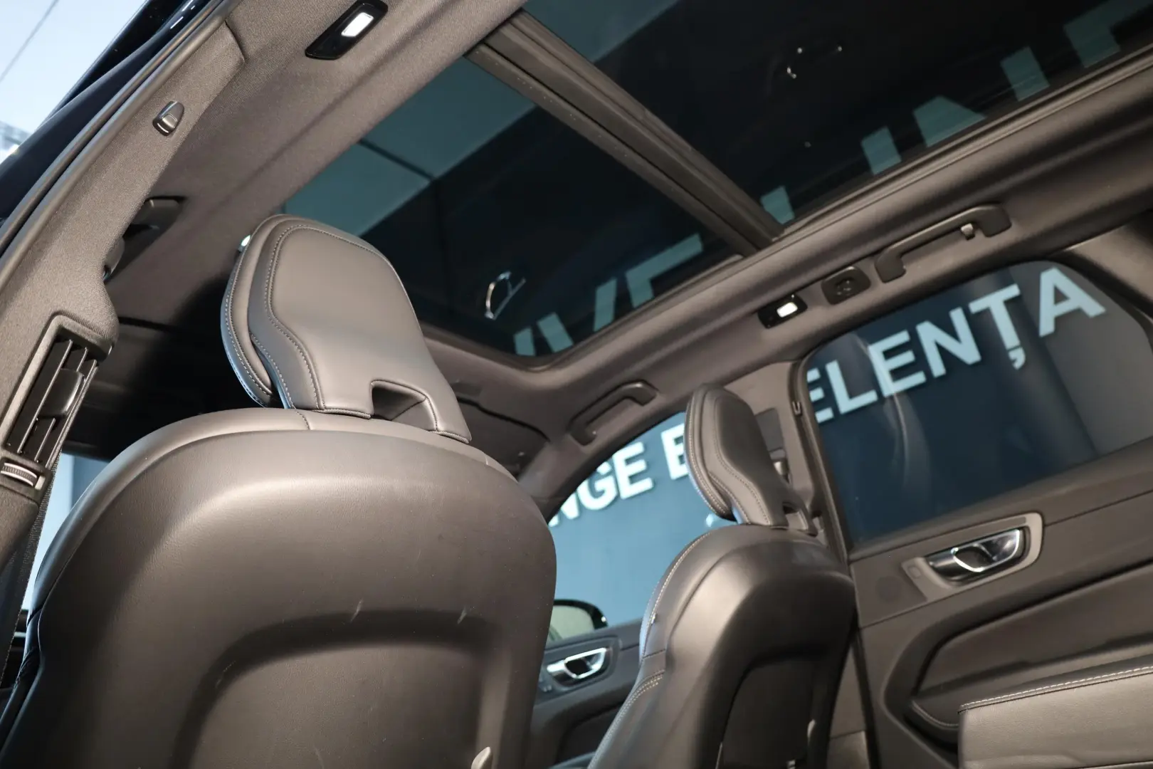Volvo XC 60 Recharge T6 Twin Engine AWD R-Design