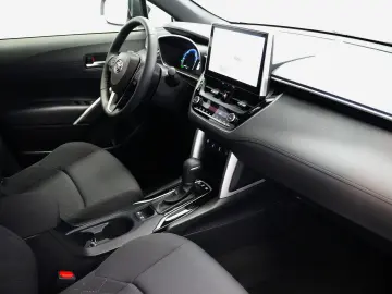 TOYOTA COROLLA CROSS HYBRID DYNAMIC 4X4