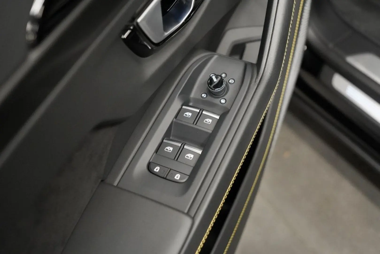 Urus 23*B&O *1.Hand* *ACC