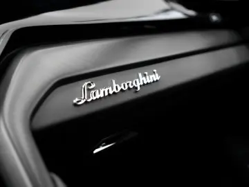 Urus 23*B&O *1.Hand* *ACC