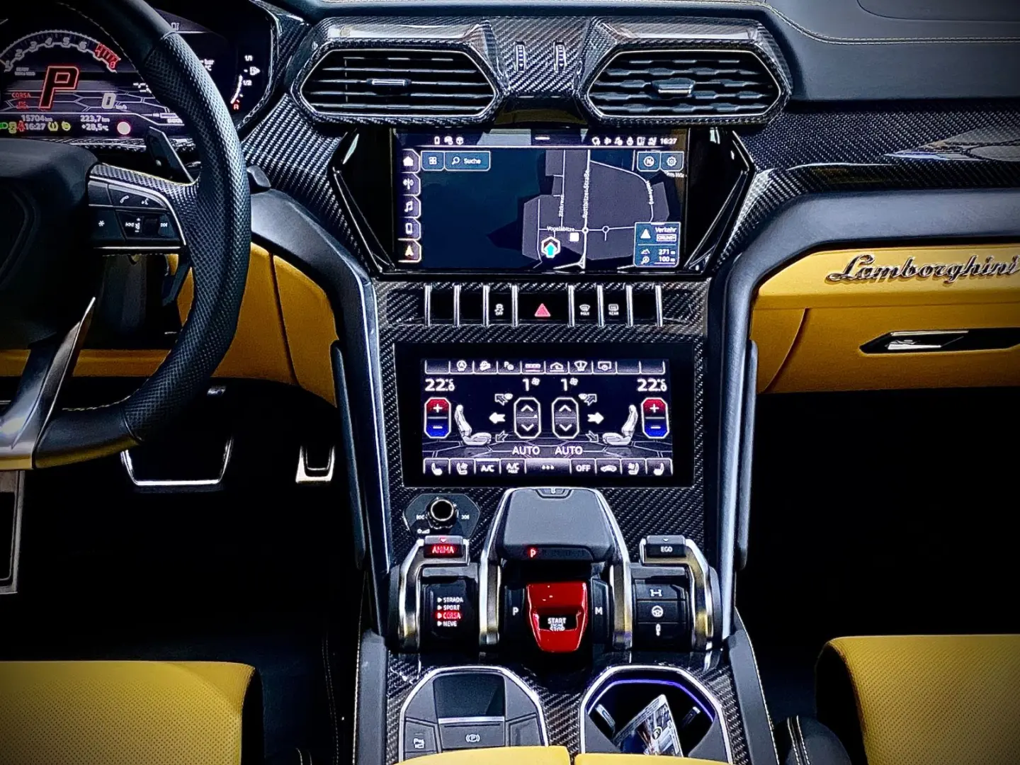 URUS 4.0 EXT./INT.CARBON*GRAU-MATT*4-SEATS