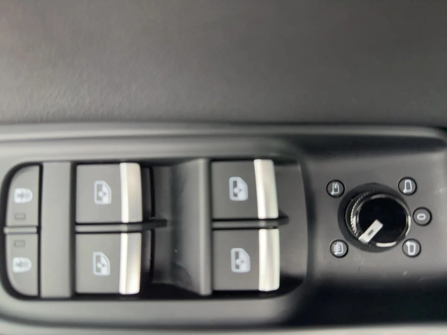 Q8 55 TFSI e LED+AIR+NAVI+HuD+RFK+GRA+AHK+20