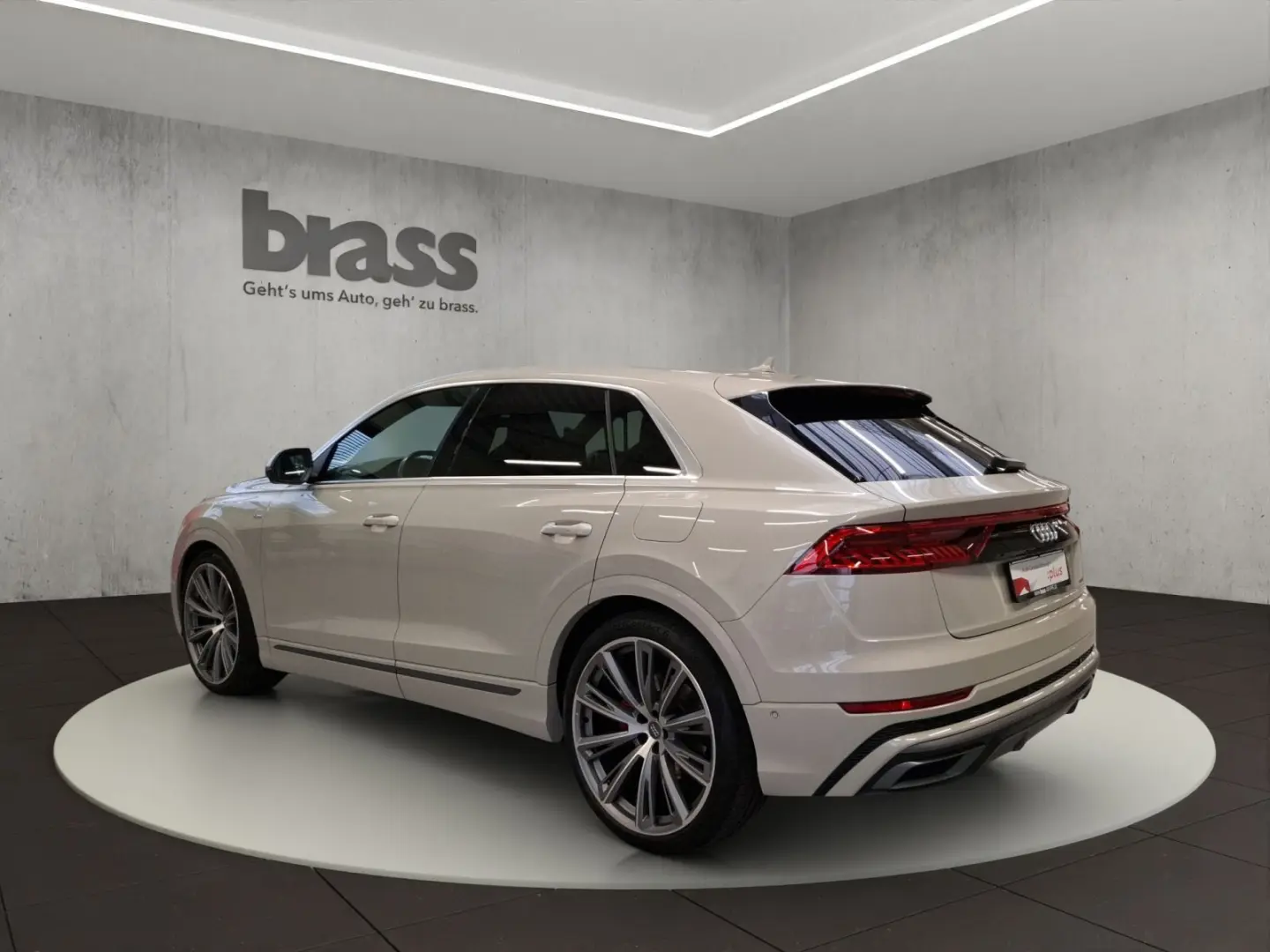 Q8 SUV TFSI e 55 e quattro 280(381) kW(PS) tiptr