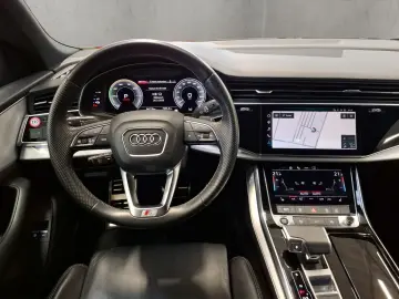 Q8 SUV TFSI e 55 e quattro 280(381) kW(PS) tiptr
