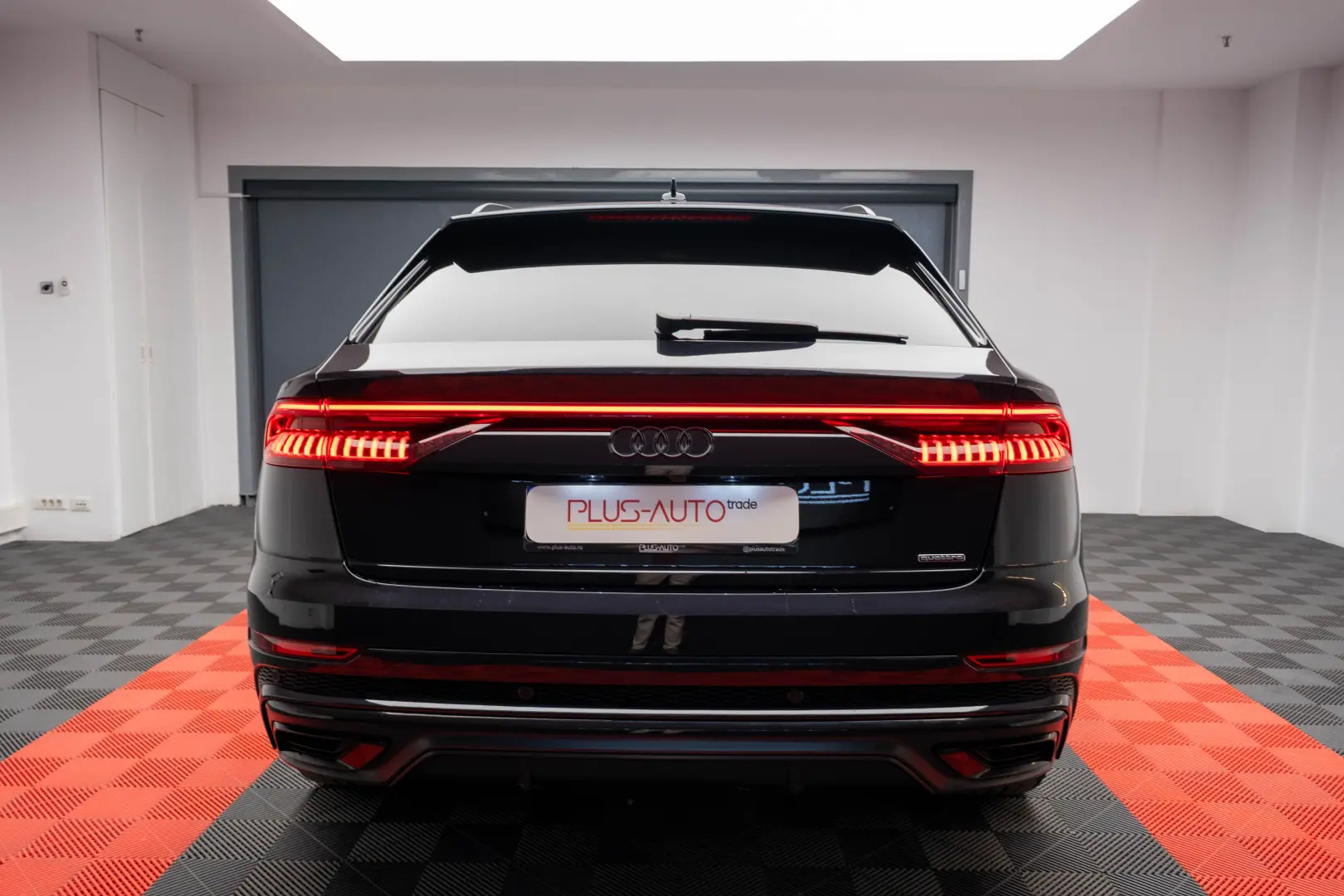 Audi Q8 3.0 TDI - S Line - Sport Seats - Panoramic - 360
