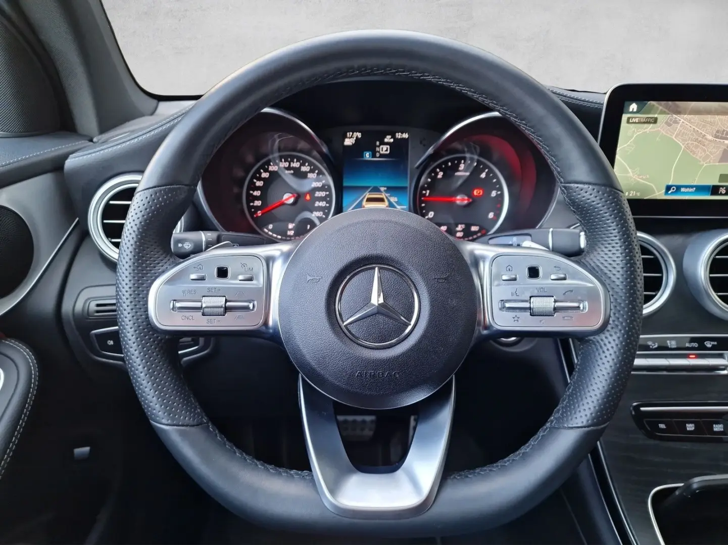 GLC 220 d 4Matic AMG Line Kamera LED ACC Pano 