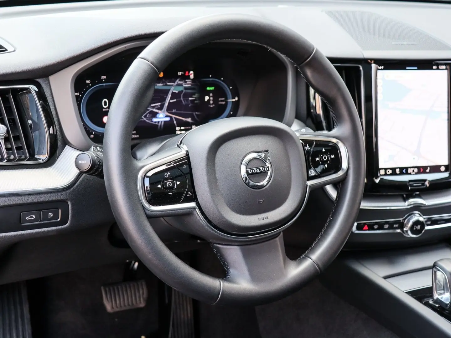 XC60 T8 Recharge AWD Plus Dark NP:83.900,-//360°