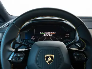 Huracán Evo Coupe RWD Akrapovic*Forged*Alcantara