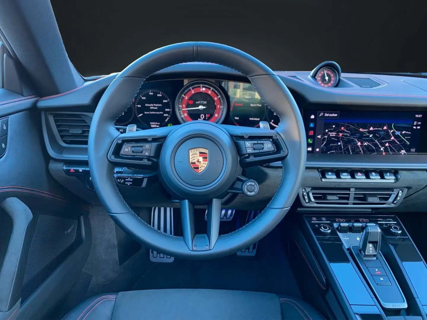 Porsche 992 911 Carrera 4 GTS COUPE