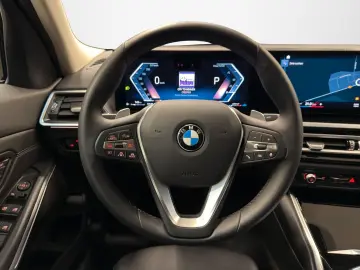 318i Lim. AHK 360° HuD ACC Adapt. LED 3-Z Memory