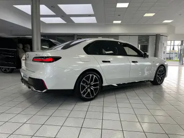 740 d xDrive M-Sport PANO*MASSAGE*A-Türen*STHZG*